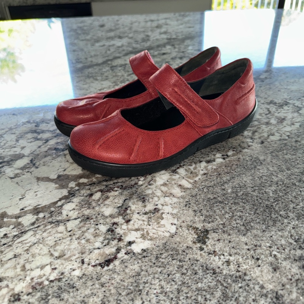 Ziera Leather Red Mary Janes Sz 10.5 - Picture 5 of 8